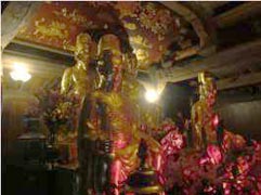 Tượng thờ Tứ tru Triều đình